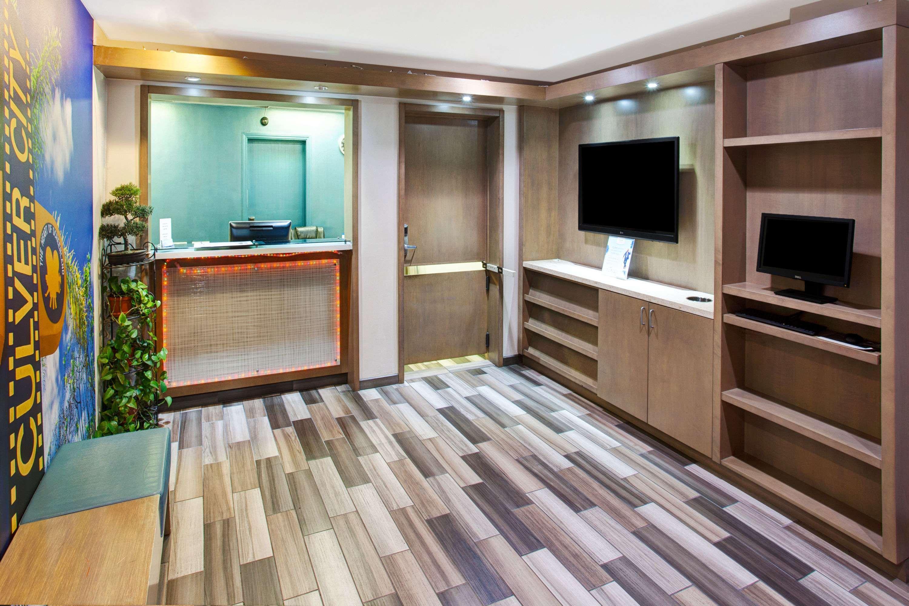 Travelodge By Wyndham Culver City Los Angeles Extérieur photo