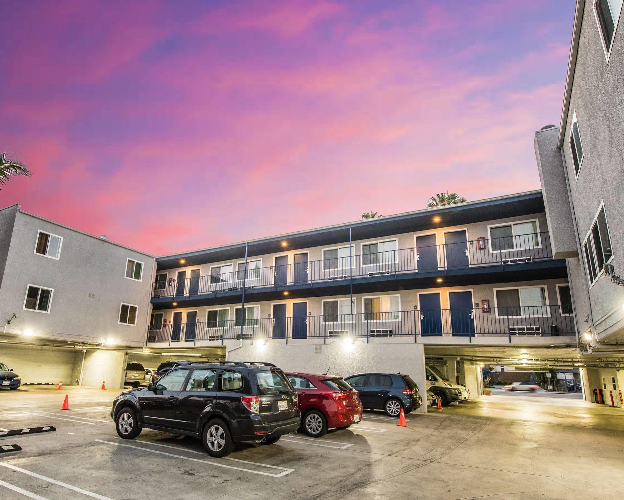 Travelodge By Wyndham Culver City Los Angeles Extérieur photo